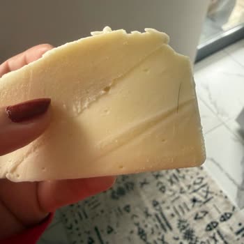 Kıl Çıkan Kaşar Peynirinde Hijyen İhlali Ve Güvenin Kırılması