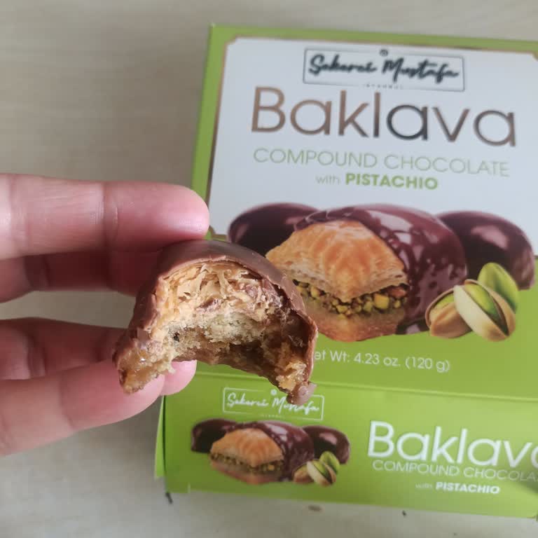 Şekerci Mustafa Çikolata Kaplı Baklava Antep Fıstığı Görseli Yanıltıcı