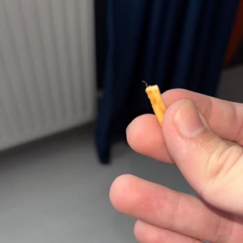 Eti Crax Krakerde Kıl Bulunması Ve Çocuk Sağlığı Endişesi