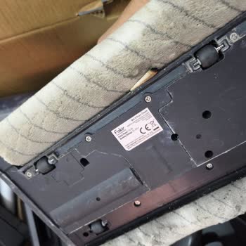 Servis Sonrası Fakir Islak Kuru Süpürge Kirli ve Eksik Parçalı Teslim Edildi