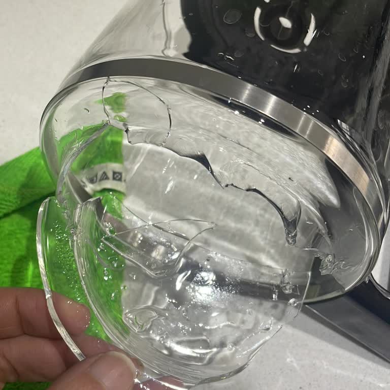 Kırık Çaycı Ve Eksik Parça İçin Ek Ücret Talep Edilmesi