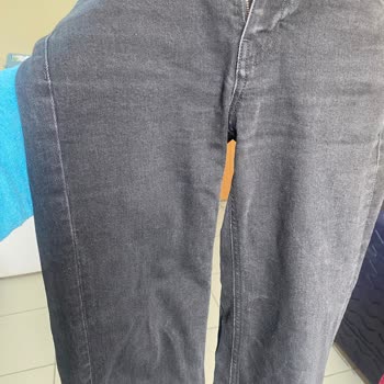 Üç Kullanımdan Sonra Beyazlayan Siyah Kot Pantolon İçin Mavi'den Çözüm Talebi