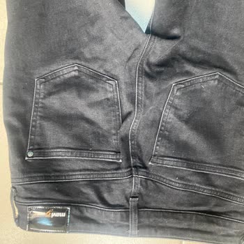 Üç Kullanımdan Sonra Beyazlayan Siyah Kot Pantolon İçin Mavi'den Çözüm Talebi