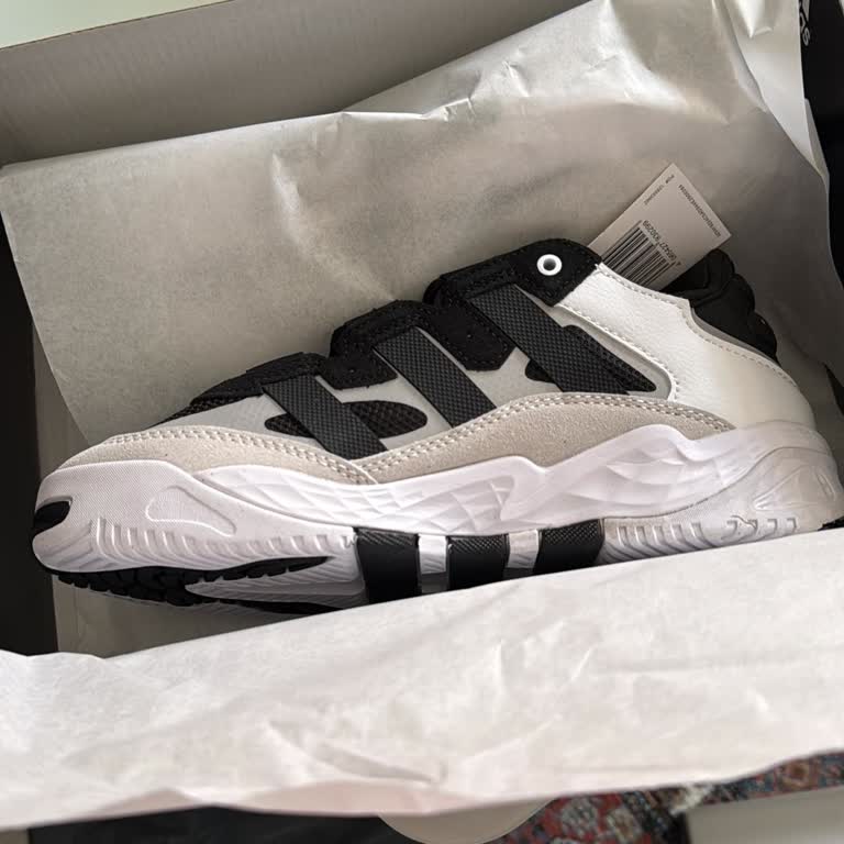 Sporium'dan Eksik Ayakkabı Gönderimi Ve Cevapsız WhatsApp İletişimi