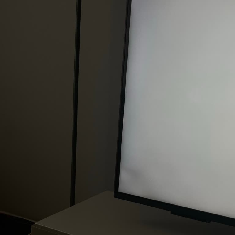 Grundig 65 İnç Televizyonda Beyaz Lekeler Ve Garantili Değişim Talebi