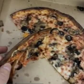 Domino's Pizza Pizza Geç Geldi Ve Hali Ortada