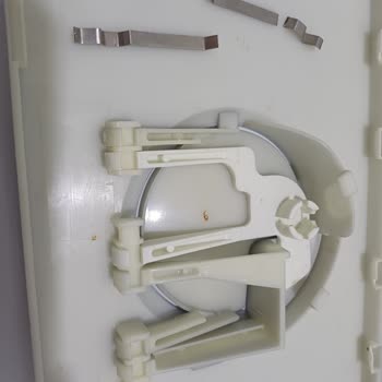 Visam Gömme Rezervuar Kapağındaki Kırık Mandal İçin Yardım Talebi