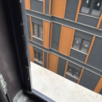 FıratPen Pencerelerde Contaların Çürümesi Ve Kapanma Problemi