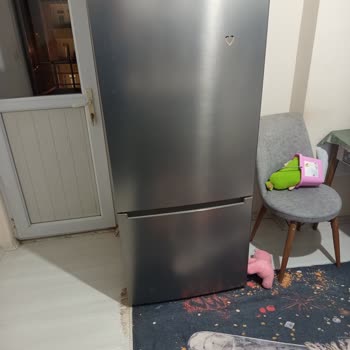 Arçelik Buzdolabımda İç Ve Dış Gövde Hasarları Ve Garanti Kapsamında Ücretsiz Onarım Talebi