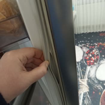 Arçelik Buzdolabımda İç Ve Dış Gövde Hasarları Ve Garanti Kapsamında Ücretsiz Onarım Talebi
