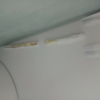 Arçelik Buzdolabımda İç Ve Dış Gövde Hasarları Ve Garanti Kapsamında Ücretsiz Onarım Talebi