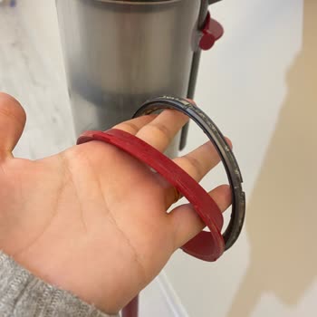 Dyson V11 Toz Haznesindeki Conta Ve Parça Çıkması Tasarım Hatası