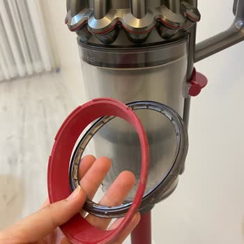 Dyson V11 Toz Haznesindeki Conta Ve Parça Çıkması Tasarım Hatası