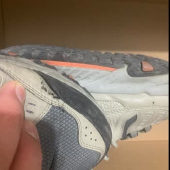 Kısa Sürede Yırtılan Skechers Ayakkabım İçin Değişim Ve İade Talebi