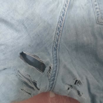 Mavi Kot Pantolon Ağ Bölümünden Yırtıldı, Değişim Veya İade Talebi