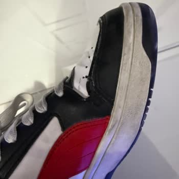 Puma Garanti Kapsamındaki Ayakkabı Yırtılması Kullanıcı Hatası Olarak Reddedildi