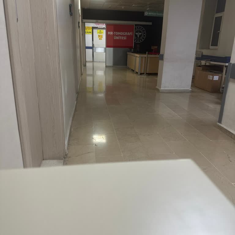 MR Randevusunda Uzun Bekleme Süresi Ve Agresif Personel