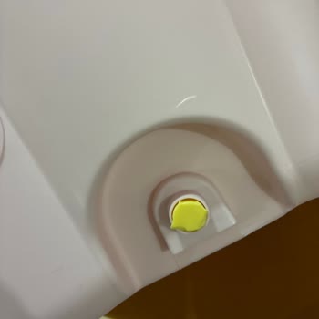 Bee Home Tekerlekli Oyuncak Kutusunda Kırık Tekerlek İçin Parça Talebi