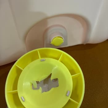 Bee Home Tekerlekli Oyuncak Kutusunda Kırık Tekerlek İçin Parça Talebi