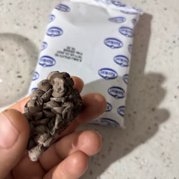 Kenton Damla Çikolata Paketi İçinde Erimiş Topaklar Bulunması