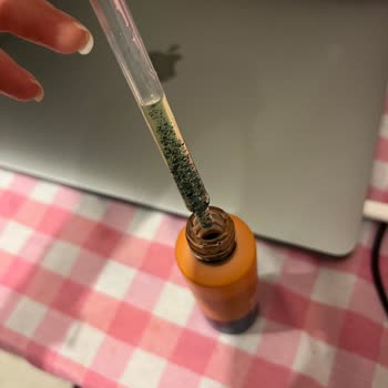 Glow Energy Gece Serumu Şişe Boyasından Kaynaklı Kontaminasyon Ve Müşteri Hizmetleri İletişim Sorunu