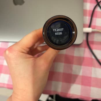 Glow Energy Gece Serumu Şişe Boyasından Kaynaklı Kontaminasyon Ve Müşteri Hizmetleri İletişim Sorunu