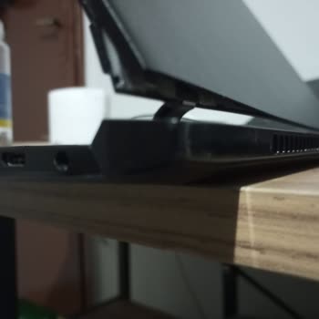 Casper Nirvana Z100'de Kısa Sürede Ekran Ve Kasa Çatlakları Değişim Veya İade Talebi