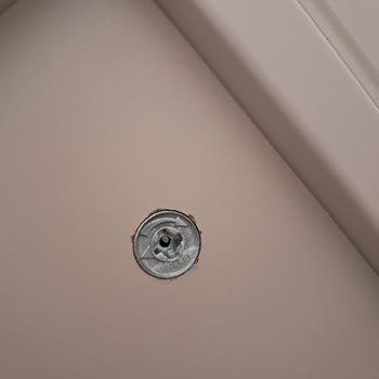 Kirli Ve Kullanılmış Çocuk Karyolası Teslimatı Ve İletişim Eksikliği