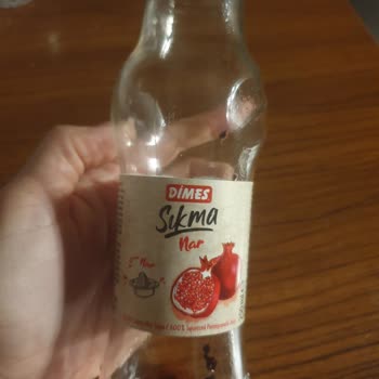 Dimes Sıkma Nar Suyu’nda Şişe Diplerinden Çıkan Siyah Parçacıklar Ve Sağlık Endişesi