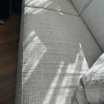 Teslimat Süresi Uzadı Ve Ayıplı Koltuk Takımı Değişim Reddi