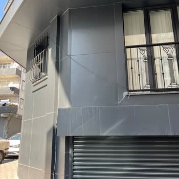 Estetik Kirliliği Yaratan Aktif Olmayan TurkNet Kabloları