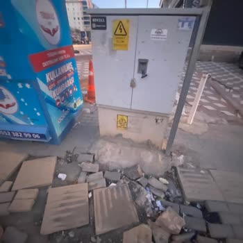 Superonline Kazısı Sonrası Kaldırım Onarımı Yapılmadı, Engelliler Ve Bebek Arabası Mağdur