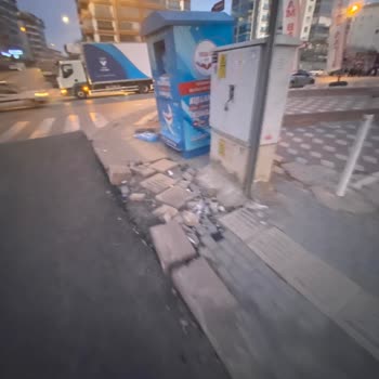 Superonline Kazısı Sonrası Kaldırım Onarımı Yapılmadı, Engelliler Ve Bebek Arabası Mağdur