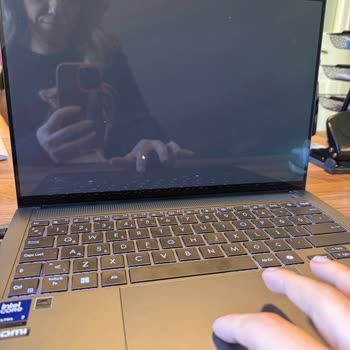 Açılışta 40 Saniye Basmak Zorunda Kalan Asus Zenbook Şikayeti