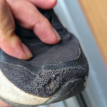 Adidas Spor Ayakkabısında Kısa Sürede Taban Ayrılması Ve Deformasyon