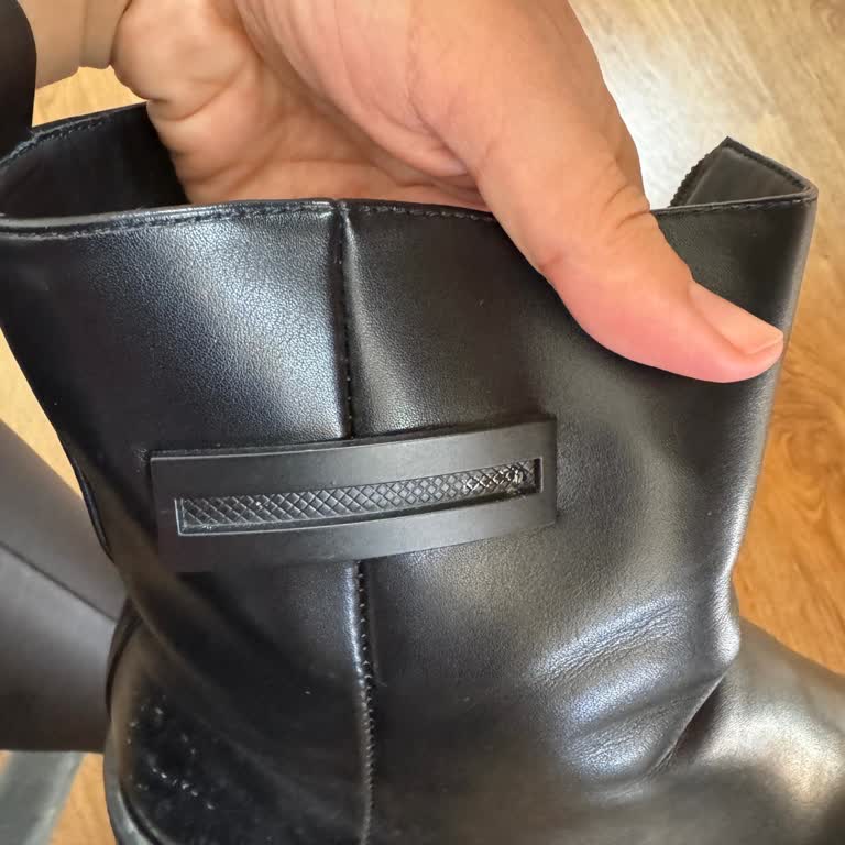 Ayakkabının Süs Taşları Döktü, Değişim Talebim Reddedildi