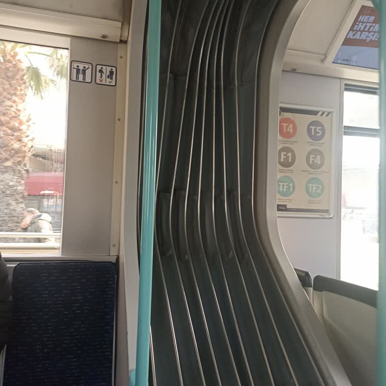 Zeytinburnu Ve Bağcılar Tramvay Hattında Sefer Azlığı İşime Gecikme Neden Oluyor
