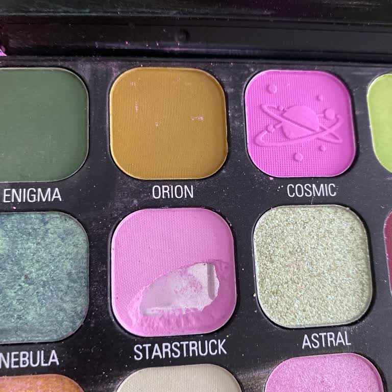 Watsons Bayrampaşa 128'den Kırık Revolution Far Paleti İçin Değişim Talebi