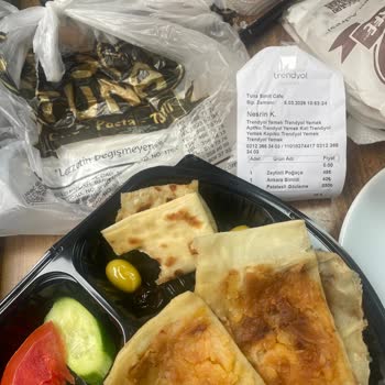 Tuna Simit & Cafe Yanmış Bozuk Patatesli Gözleme
