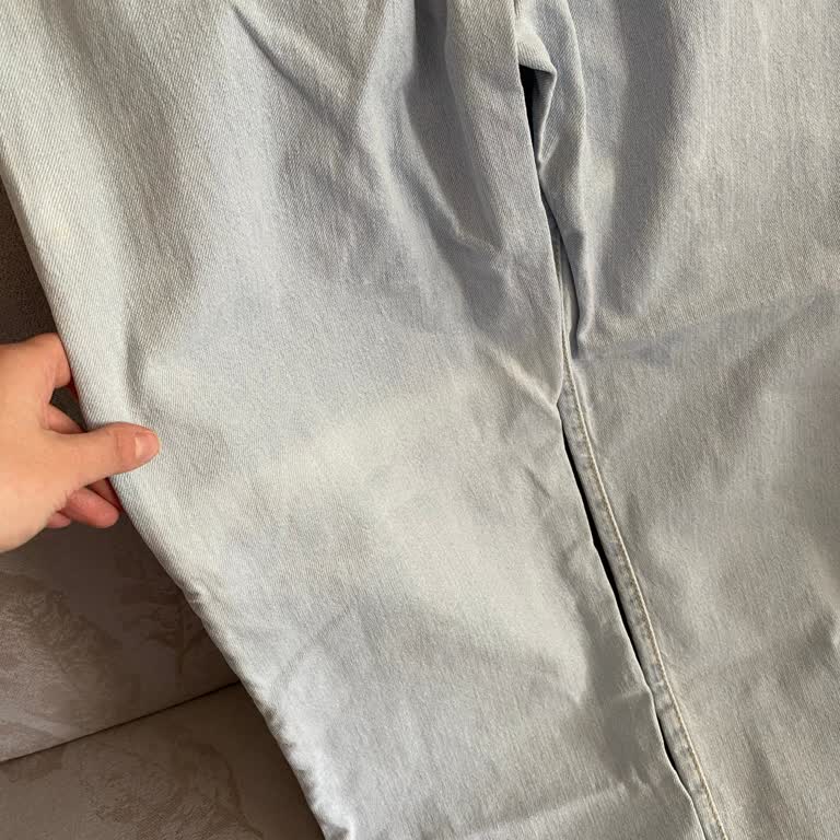 Dolapta Katlanan Kot Pantolonun Kalıcı İzleri Ürün Kalitesi Sorunu