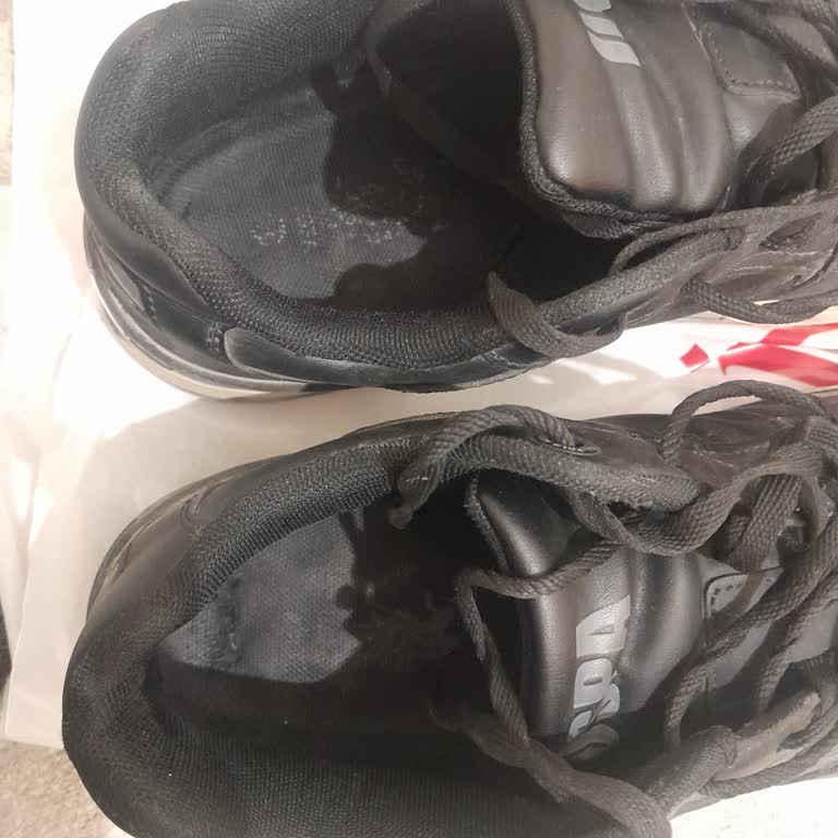 Sert Tabanlı Sneaker Ayak Ağrısı Nedeniyle İade Talebi