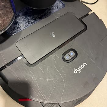 Dyson Robot Süpürge Engelleri Algılamadan Derin Çizik Bıraktı