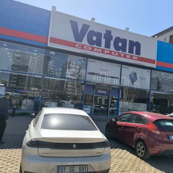 Bebekli Müşteriye Fatura İsteyen Güvenlik Görevlisinin Saygısız Davranışı