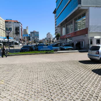 Bebekli Müşteriye Fatura İsteyen Güvenlik Görevlisinin Saygısız Davranışı