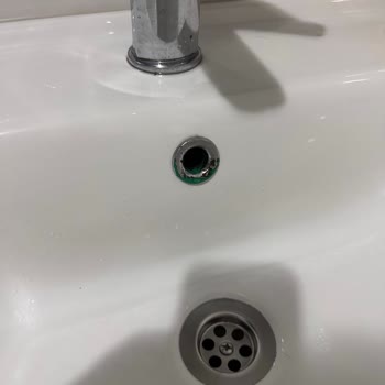 Kısa Sürede Kabaran Banyo Dolapları İçin Ücretsiz Değişim Talebi