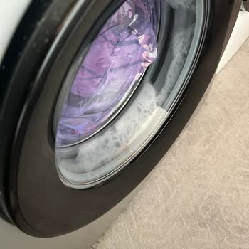 Vestel Çamaşır Makinesi Çamaşırları Islak Bırakıyor Ve Kapakta Köpük Kalıyor