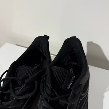 FLO Mağazasının Üretim Kusuru Reddi Ve 4 Ayda Reebok Ayakkabısında Aşırı Yıpranma