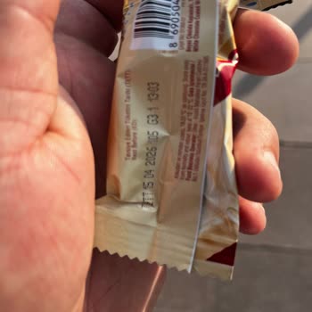 Otomatik Satış Makinesinden Aldığım Bozuk Ülker Gofret İçin Hayal Kırıklığı Ve Özür Talebi