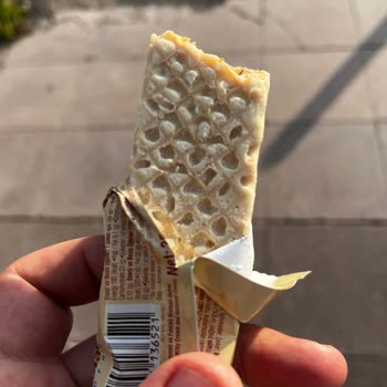 Otomatik Satış Makinesinden Aldığım Bozuk Ülker Gofret İçin Hayal Kırıklığı Ve Özür Talebi