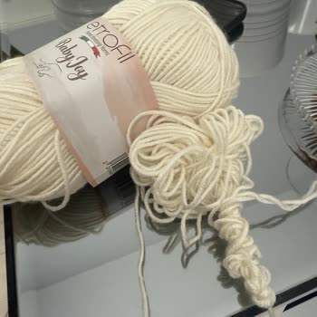 Etrofil İpliğinde Hatalı Sarım, Düğümler Ve Kalınlık Farkı Nedeniyle Örgü İmkansız